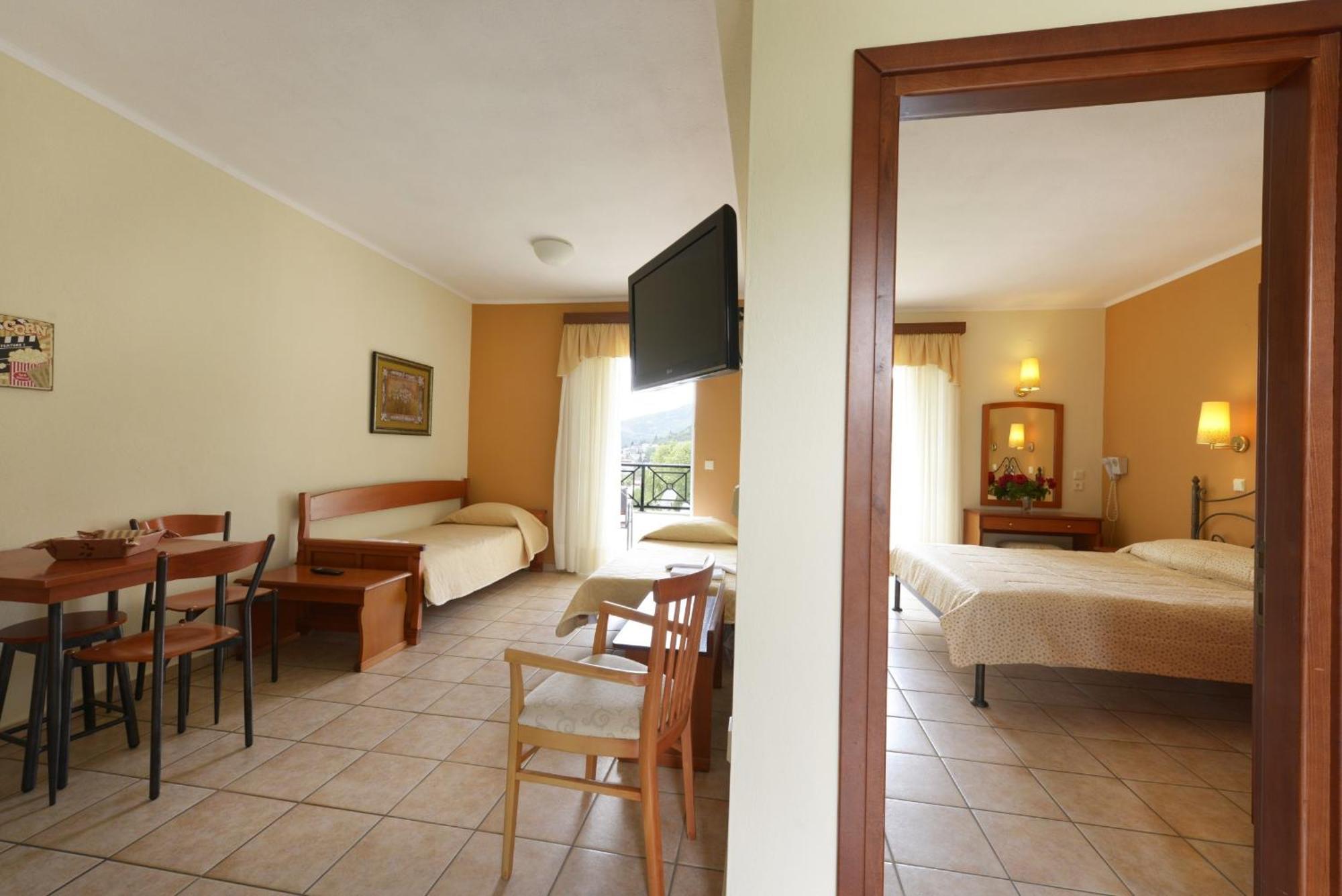 Amalia Aparthotel PalaiónTsiflíkion Kamer foto