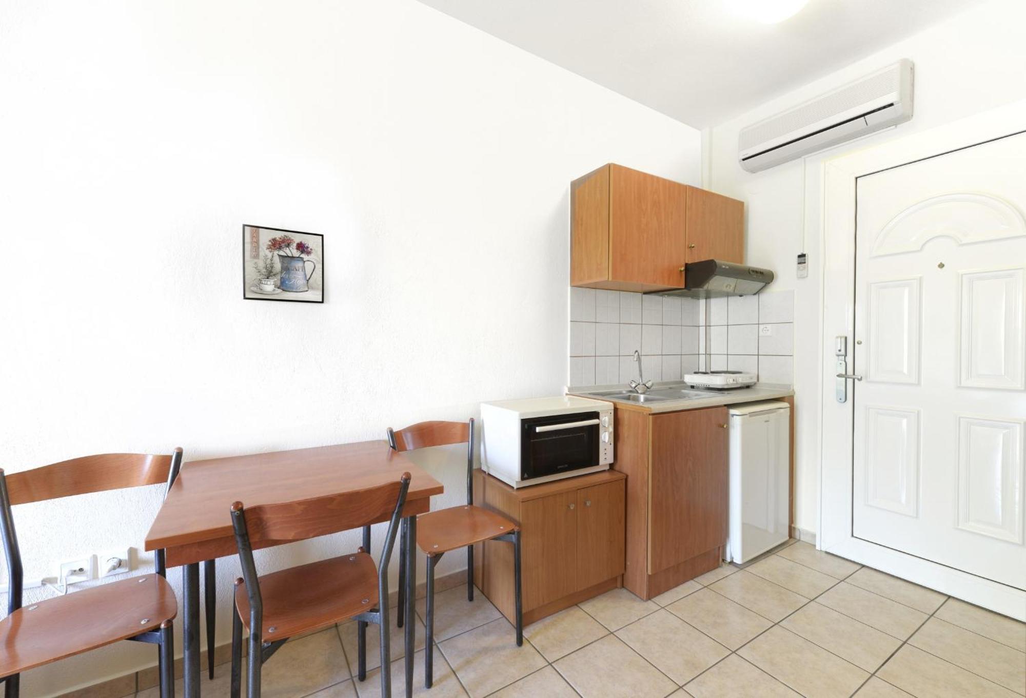 Amalia Aparthotel PalaiónTsiflíkion Kamer foto