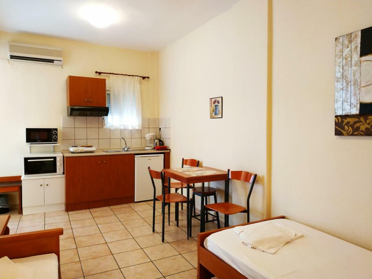 Amalia Aparthotel PalaiónTsiflíkion Buitenkant foto