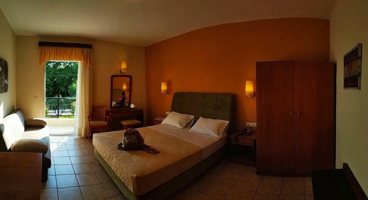 Amalia Aparthotel PalaiónTsiflíkion Buitenkant foto