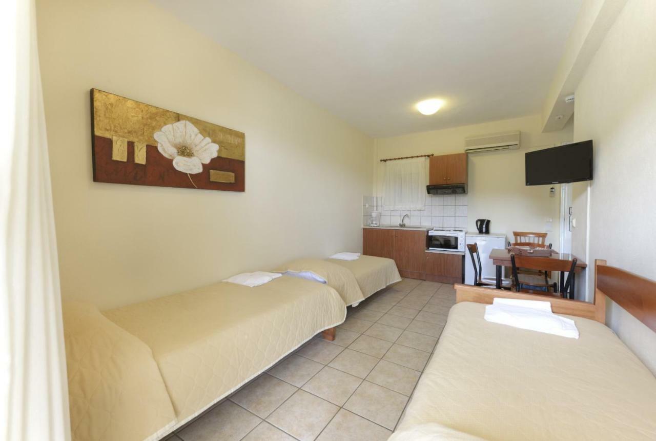 Amalia Aparthotel PalaiónTsiflíkion Buitenkant foto